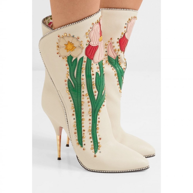  حذاء من VETEMENTS بالكعب العالي