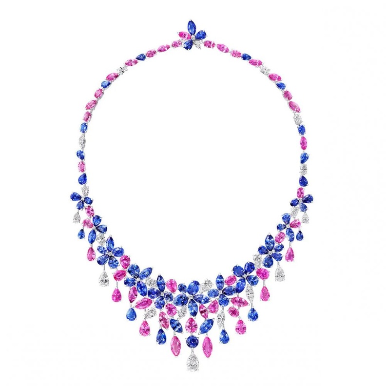 أقراط من بياجيه Piaget