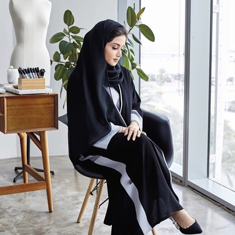 قفطان ناعم وأنيق من مجموعة YNM Dubai الجديدة