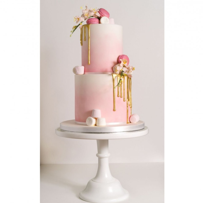 كيكة مزينة بالزهور