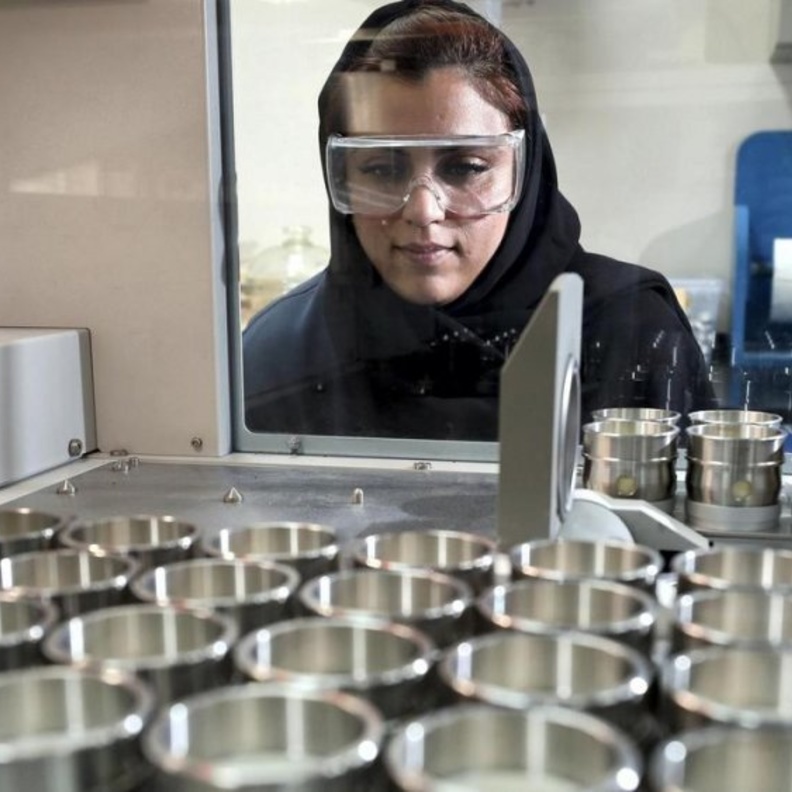 اماراتيات رائدات في مجال الطب في يوم المرأة الاماراتية