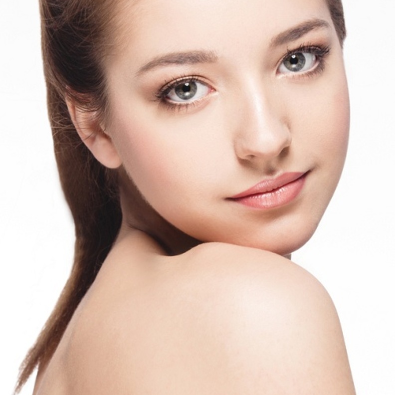 طبقي خلطة الشوفان وماء الورد لتبييض الجسم