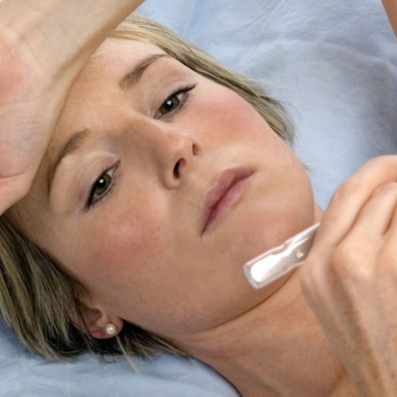 إرتفاع حرارة الجسم من أبرز أعراض الحمى الشوكية