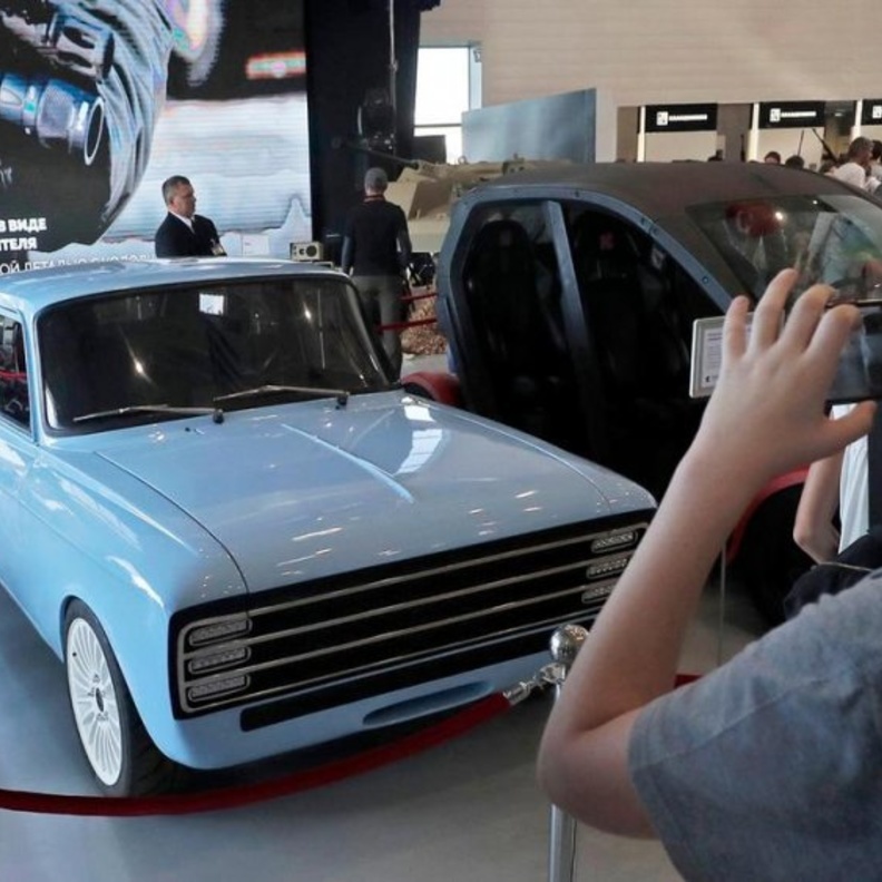 كلاشينكوف تدخل صناعة السيارات الكهربائية