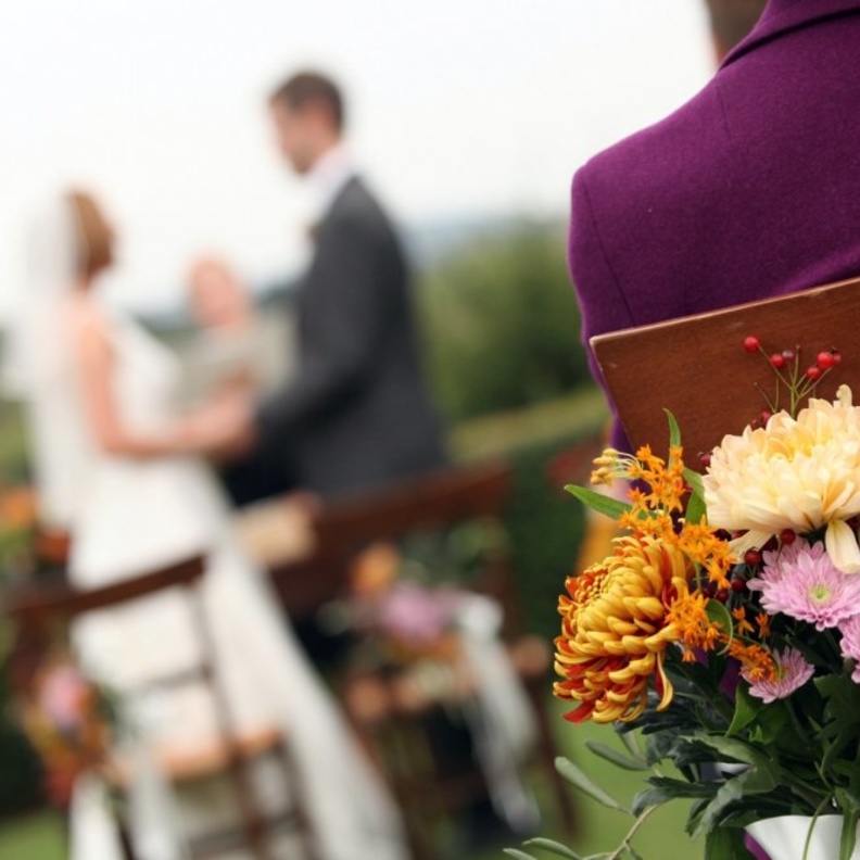  الزهور بألوان الخريف تنعش الزفاف الخريفي