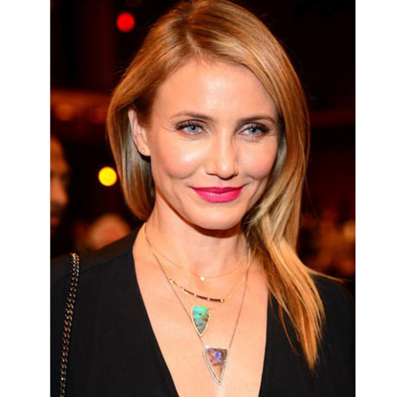  كاميرون دياز ترتدي أقراط من تيفاني من تيفاني Tiffany