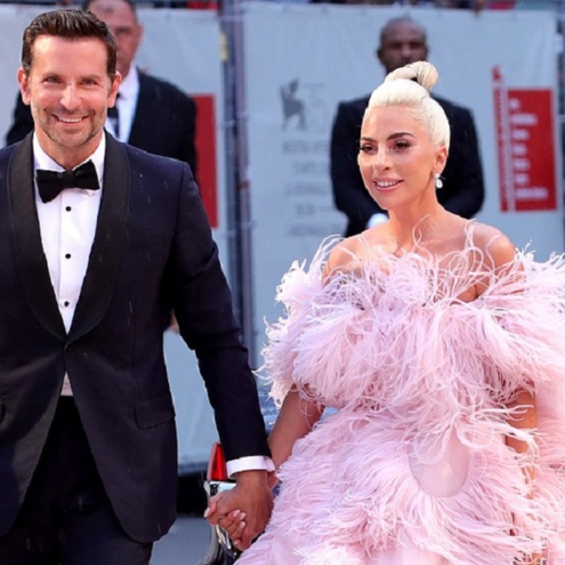 ليدي جاجا وبرادلي كوبر