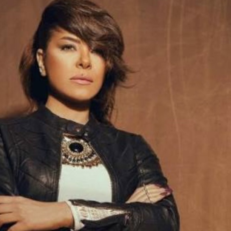 الموت يفجع ألفت عمر