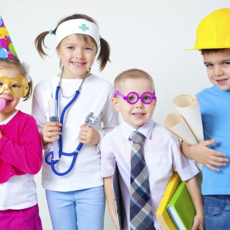 ألعاب تنمي مهارات الاطفال من سن ثلاثة شهور وحتى الإثنى عشر عاما