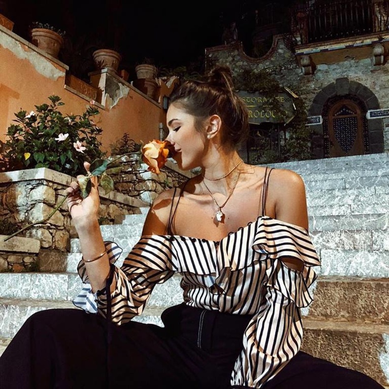 دانييلا رحمة مستمتعة بكل لحظة تقضيها في مدينة صقلية في إيطاليا