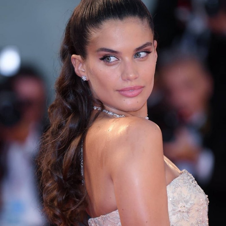 مكياج ساحر وملفت من اختيار Bruna Marquezine