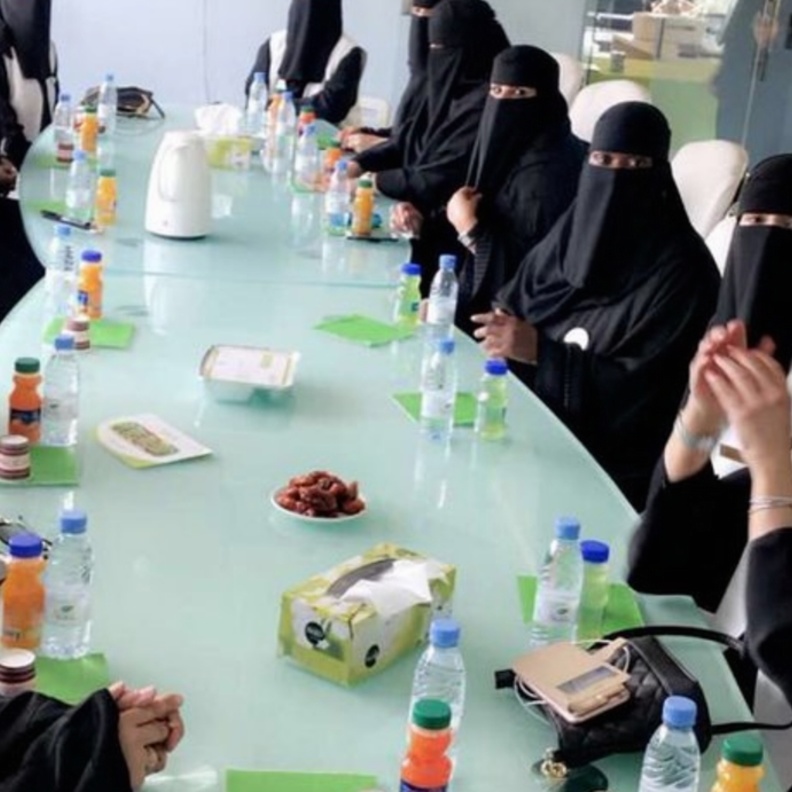 يضم الفريق حوالى 400 سيدة مشاركة 