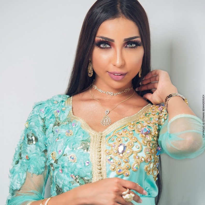 دنيا بطمة تهاجم حلا الترك بعبارات مستفزة