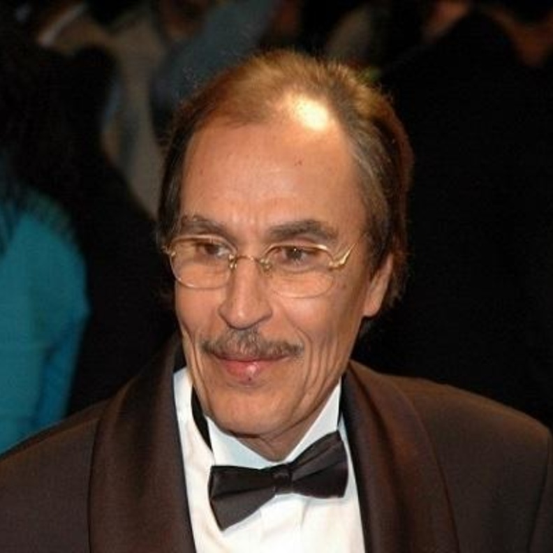 عزت العلايلي