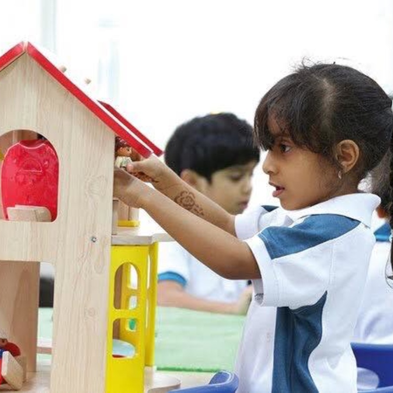 مدارس خاصة في ابوظبي تلزم أولياء الأمور بدفع كامل الرسوم الدراسية 