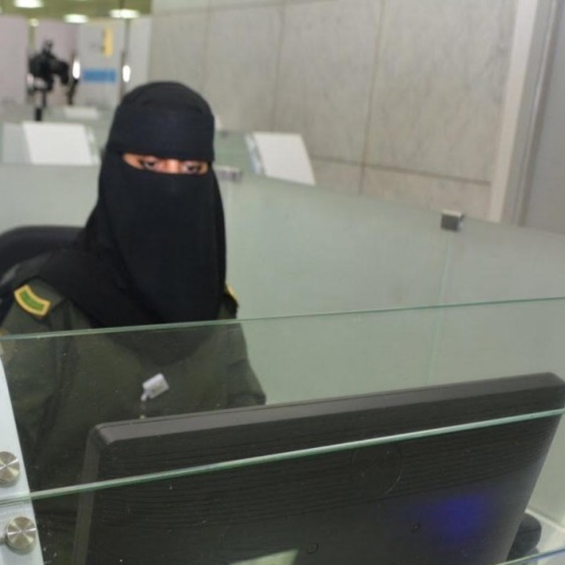 تدريب 290 عسكرية من المعينات حديثاً في القطاع