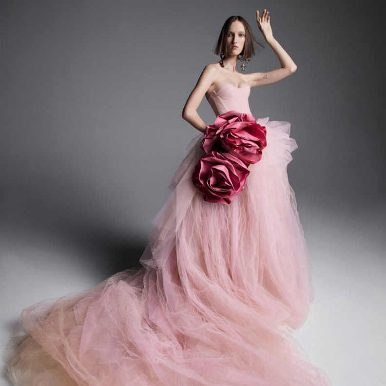  فساتين زفاف مستوحاة من اميرات ديزني من Alfred Angelo