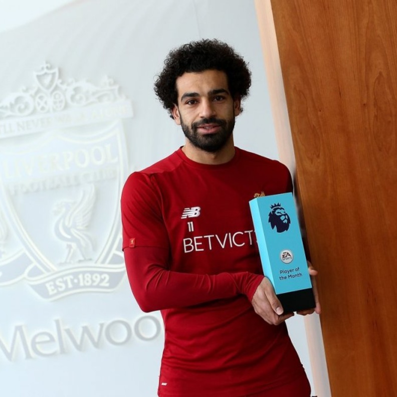 محمد صلاح يتوج بأول جائزة هذا الموسم