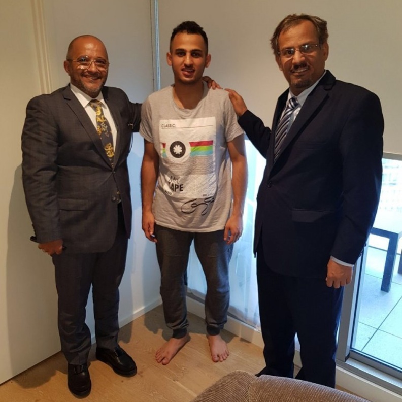  الملك سلمان يكرم ذوي ذيب اليامي وجاسر الراكة رحمهم الله