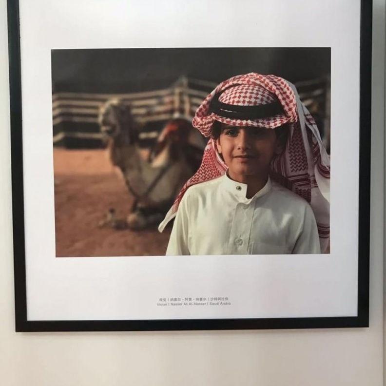 المصور ناصر الناصر يخطف الأضواء بصور التقطها بجواله