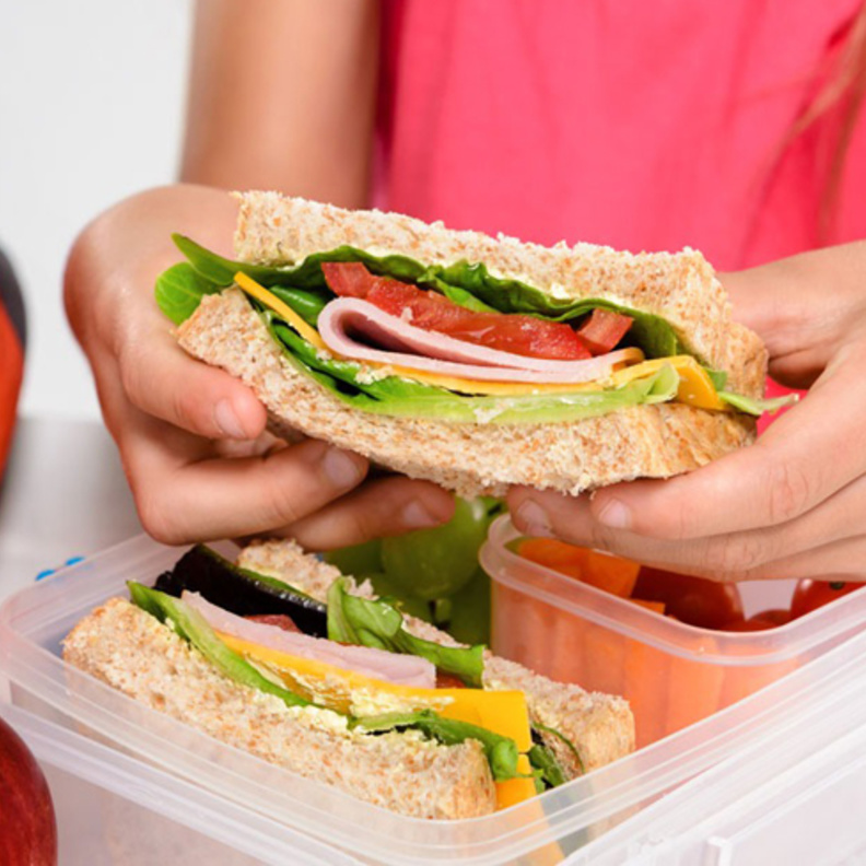 نصائح لاعداد صندق طعام صحي للمدرسة 