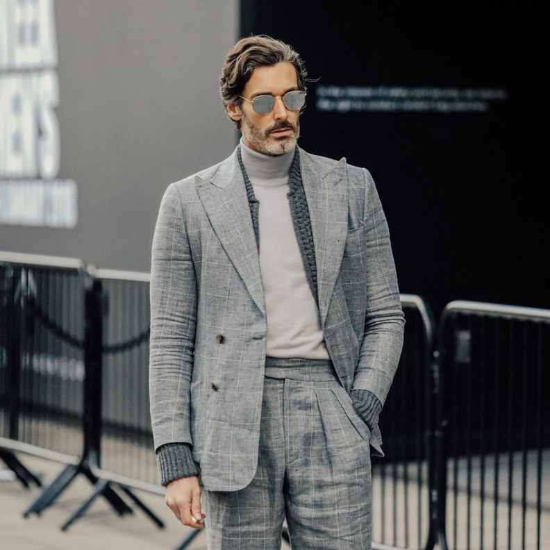 لوك شتوي وجذاب بتنسيق البدلة الرمادية بستايل مسترخي