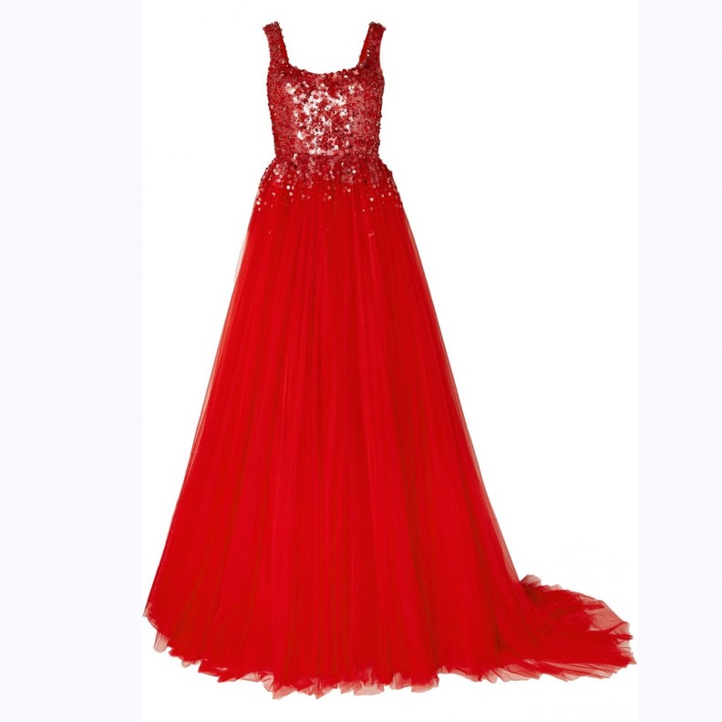 فساتين وصيفات العروس باللون الاحمر