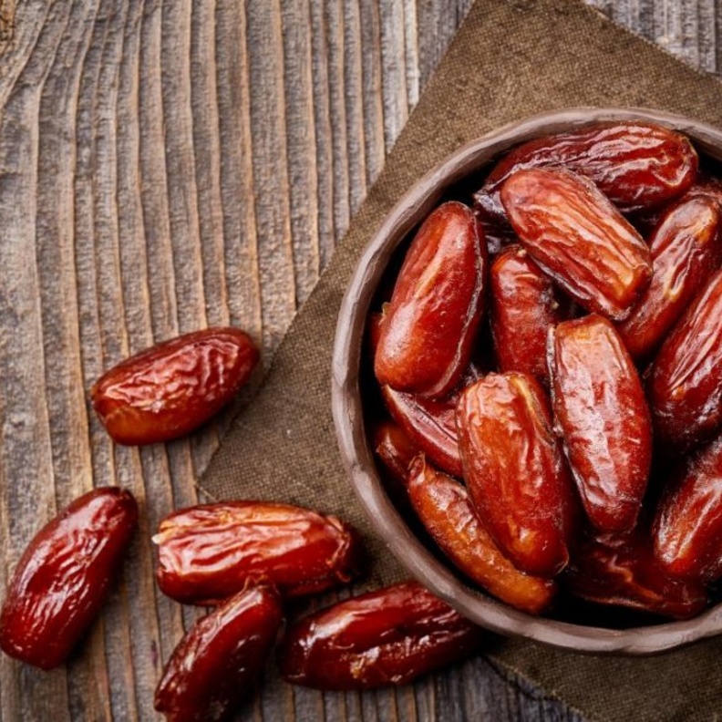 يمد التمر الجسم بالطاقة لاحتوائه على نسبةٍ عالية من السكريات