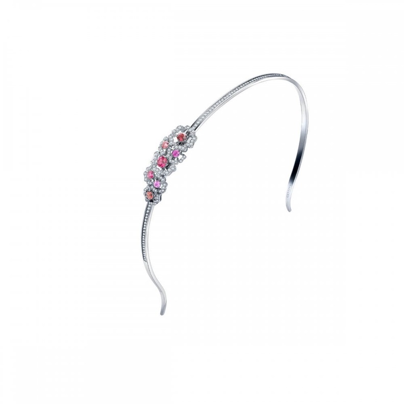 تاج ناعم من شانيل