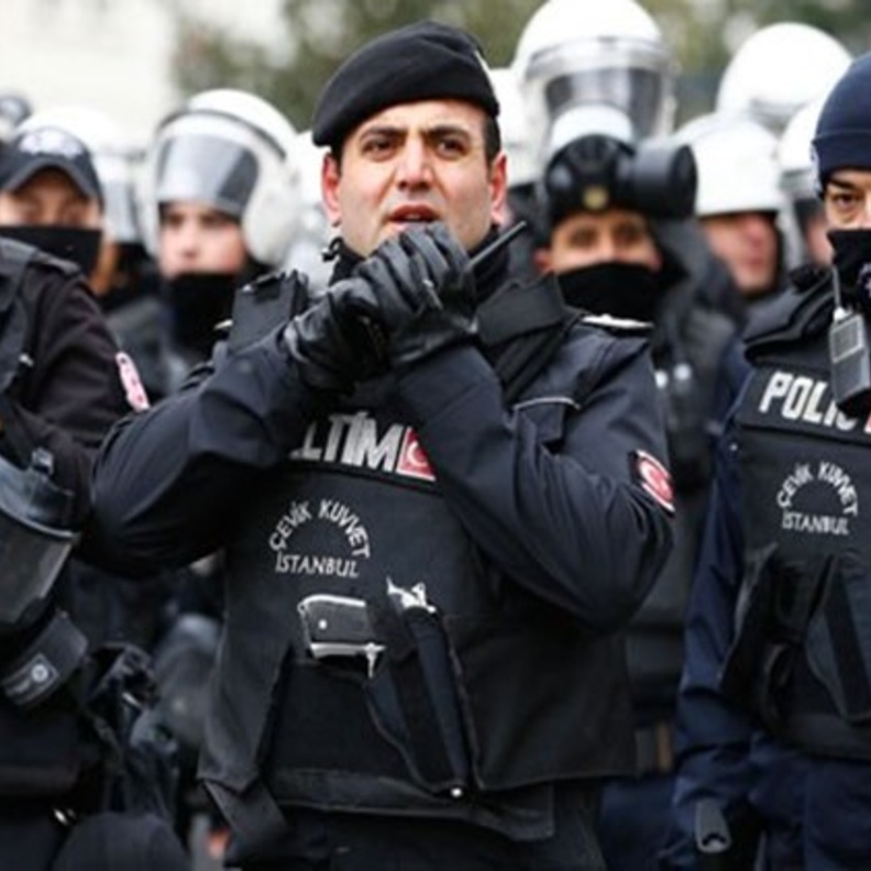 الشرطة التركية اقتحمت حفل الزفاف ومنعت طفلة من الزواج