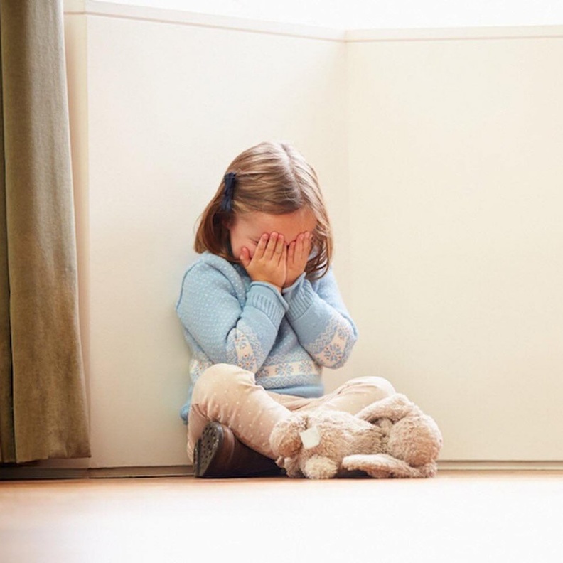 طرق التعامل مع الطفل الحساس والعصبي 