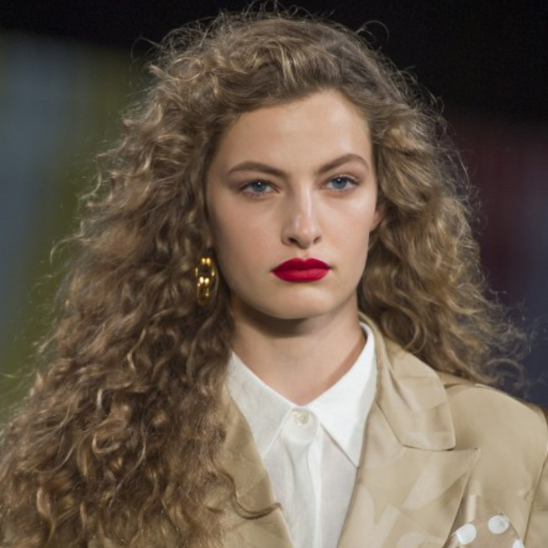  ألوان شفاه الغليتر لصيف 2019 بأسلوب Jeremy Scott