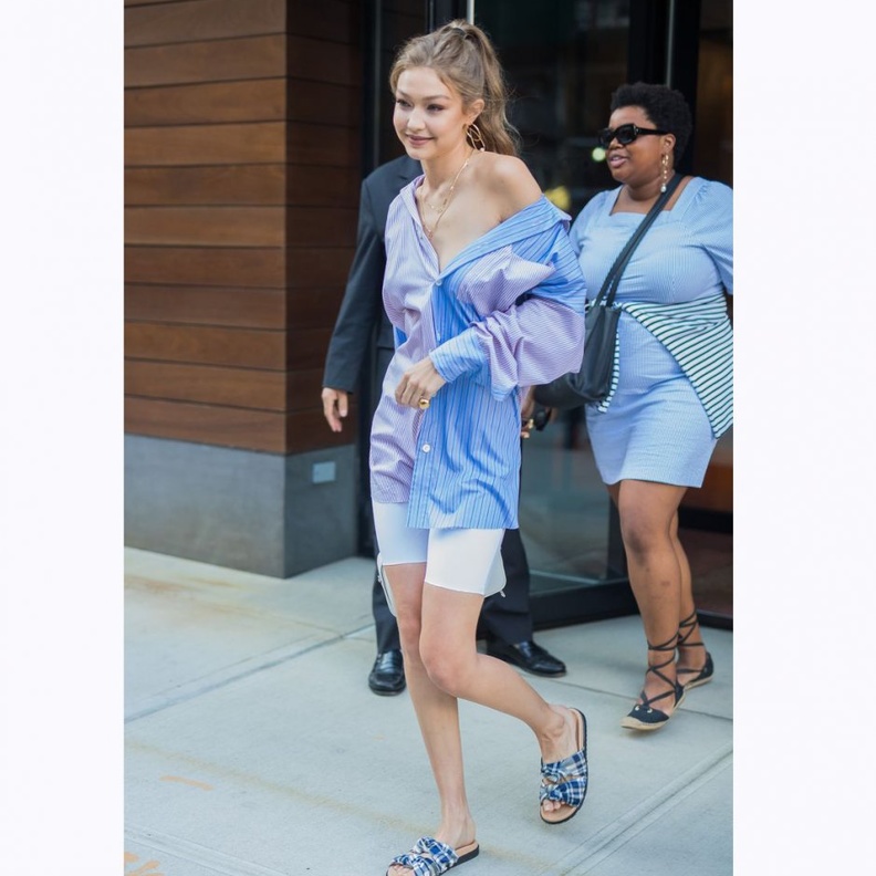 القميص الكلاسيكي القصير باللون الابيض من وحي بيلا حديد