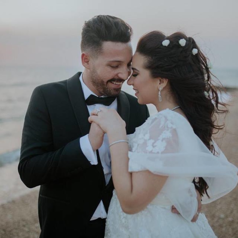 اسما شريف منير وزوجها محمود حجازي