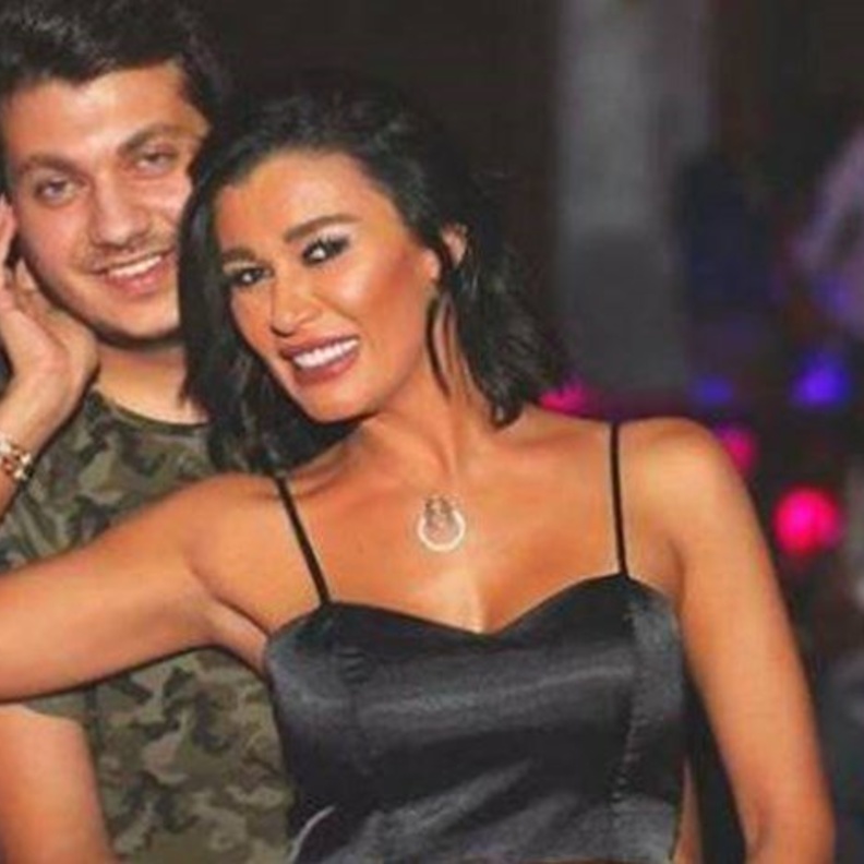 نادين الراسي وابنها