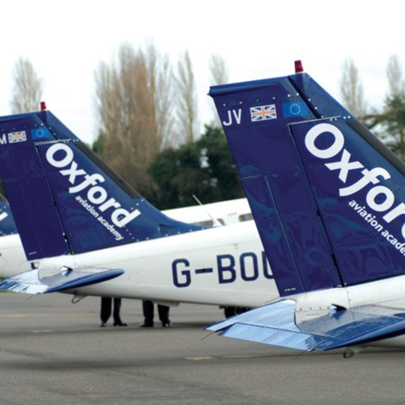 تدشين أكاديمية أكسفورد للطيران بالسعودية