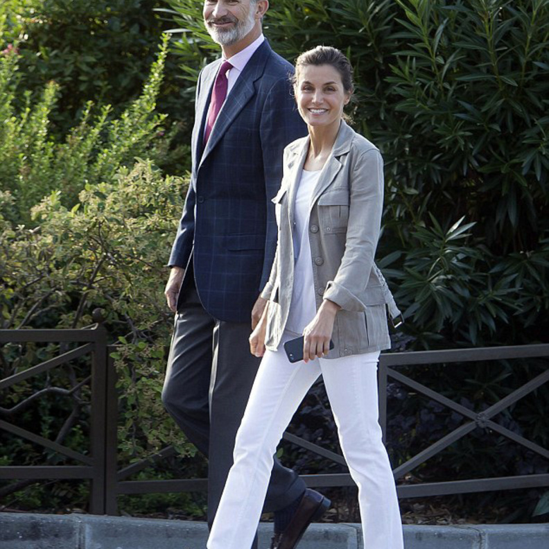 آباء الطلاب اعتادوا رؤية ملك وملكة إسبانيا في المدرسة