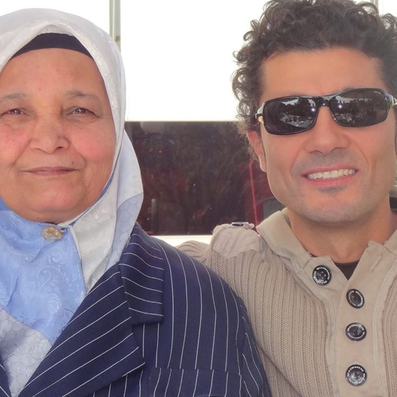 خالد النبوي ووالدته 