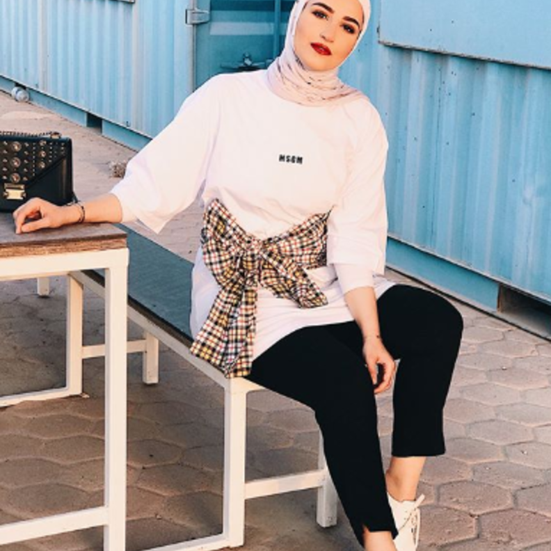 فاطمة حسام تجمع ما بين كلاسيكيتها والأفكار الرّائجة في عالم الموضة