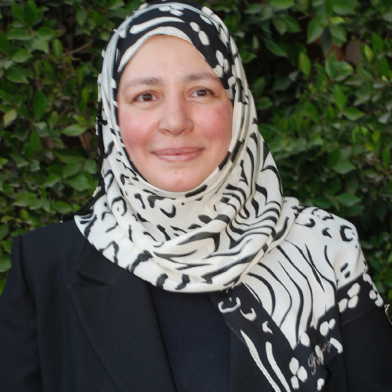 عبلة كامل تحتفل اليوم بعيد ميلادها ال58