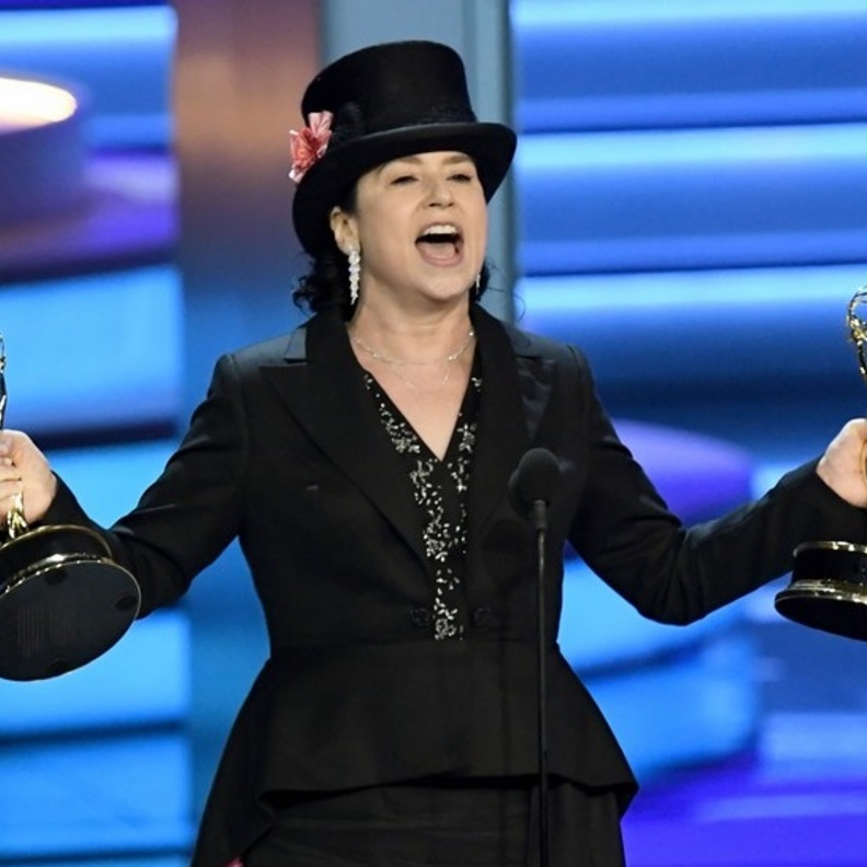 أول إمرأة تفوز بجائزتين في تاريخ جوائز إيمي