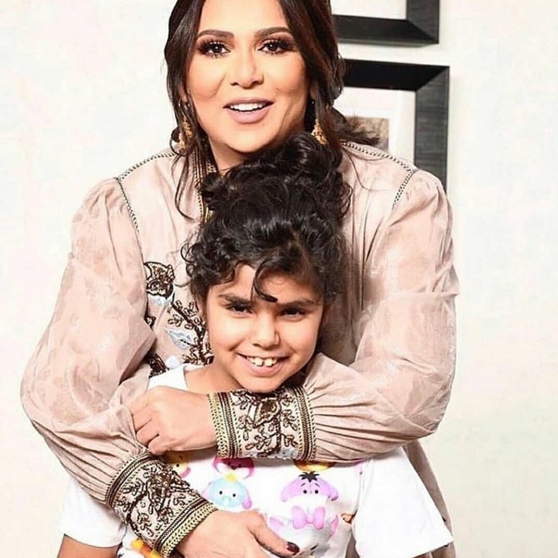 نوال الكويتية تحتفل بعيد ميلاد ابنتها حنين