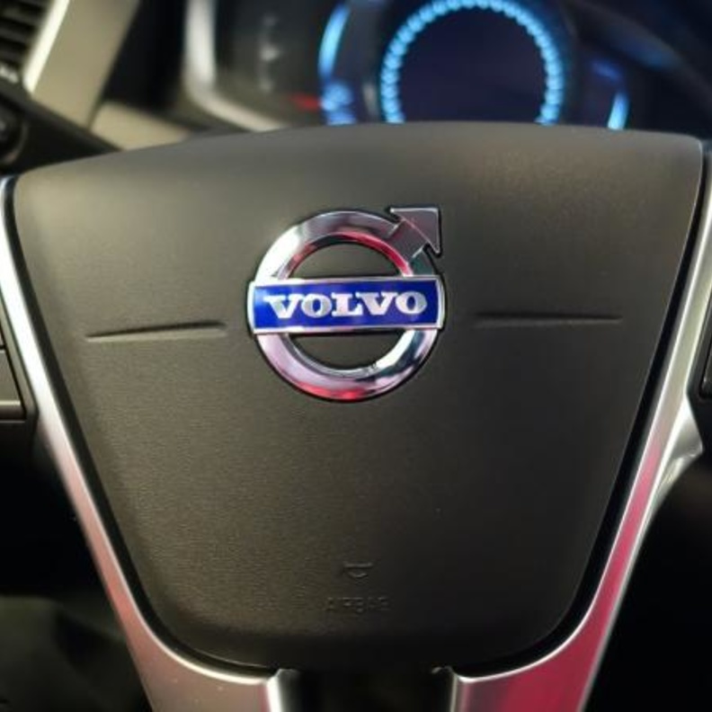 فولفو تختبر سياراتها ذاتية القيادة في شوارع السويد