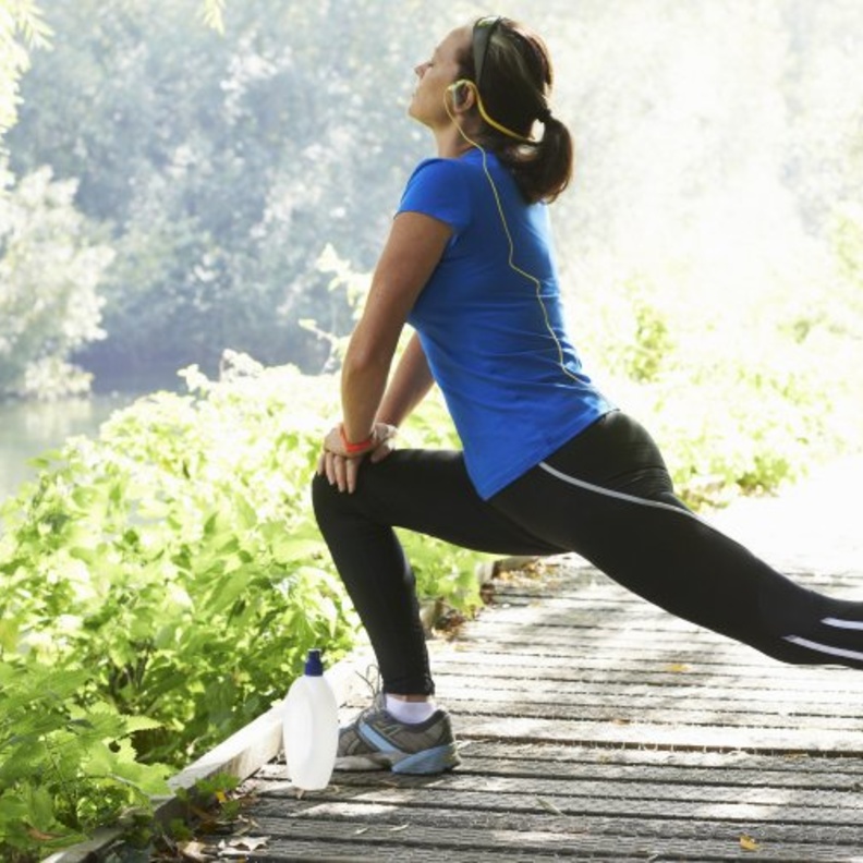 تمارين التمدد يحتاجها جسمك يوميا لاراحة العضلات و الشعور بالاسترخاء - صورة رئيسية و صورة اولى