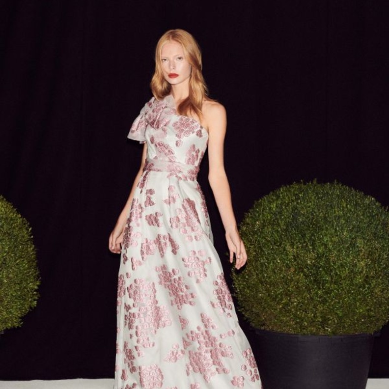 فستان من جيني باكهام