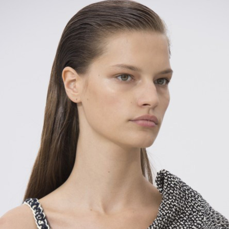 تسريحات شعر مبللة من Victoria Beckham