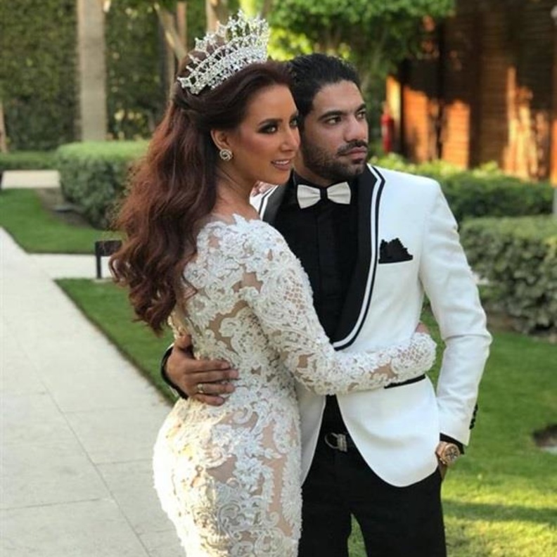الفنانة هبة عبدالعزيز ارتدت التاج في يوم الزفاف