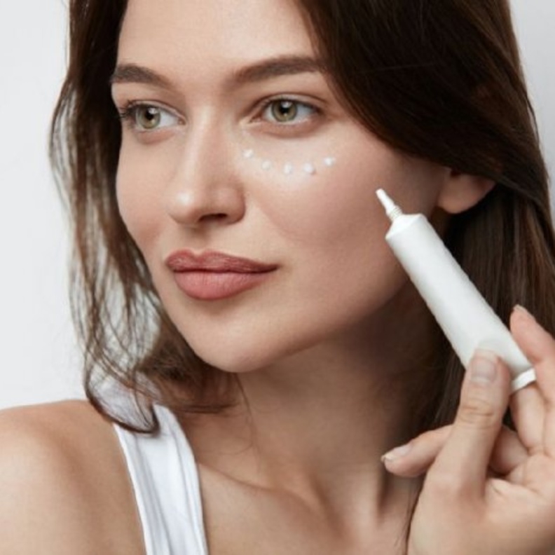 كريم ترطيب العيون