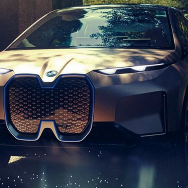 السيارة من الداخل