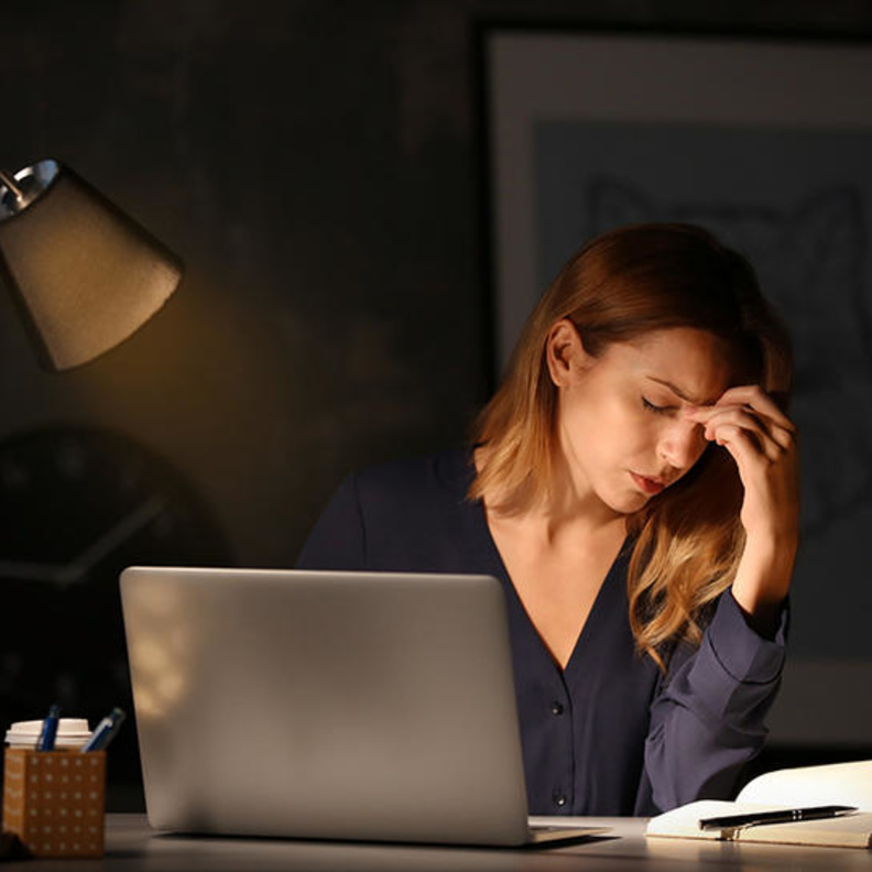  العمل الليلي يضر بصحة المرأة